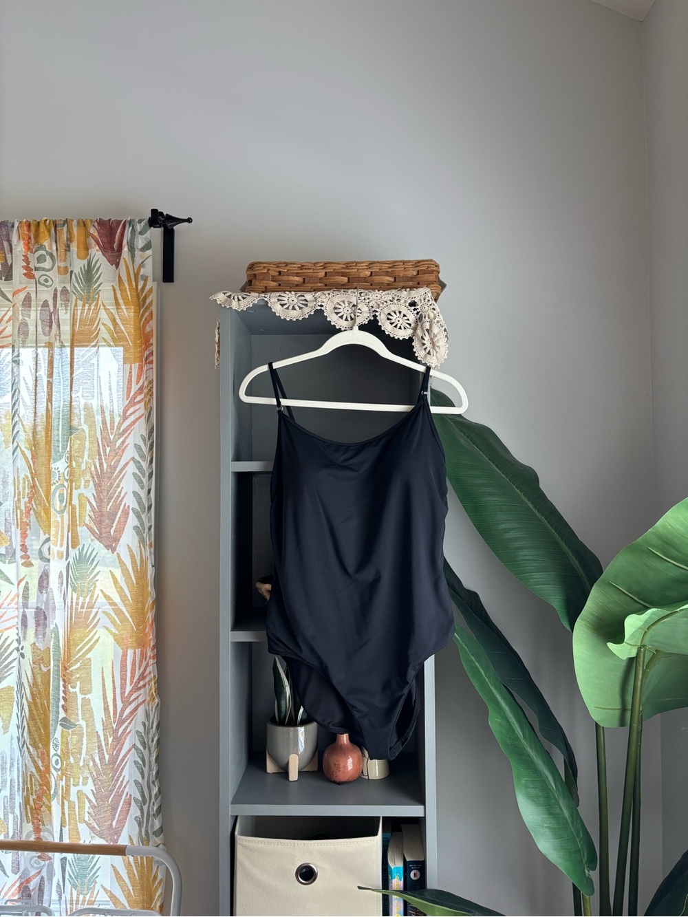 athleta low back one piece swimsuit with sewn in cups